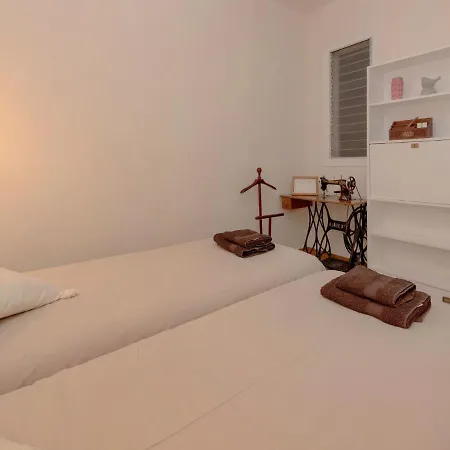 Eixample Esquerre Arago Rocafort By Interhome